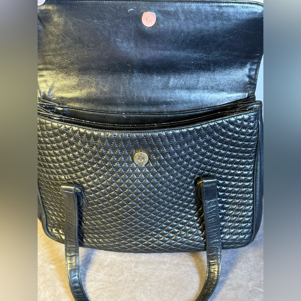 vintage Bally black diamond quilting pattern leather handbag. B" logo, - Picture 12 of 15